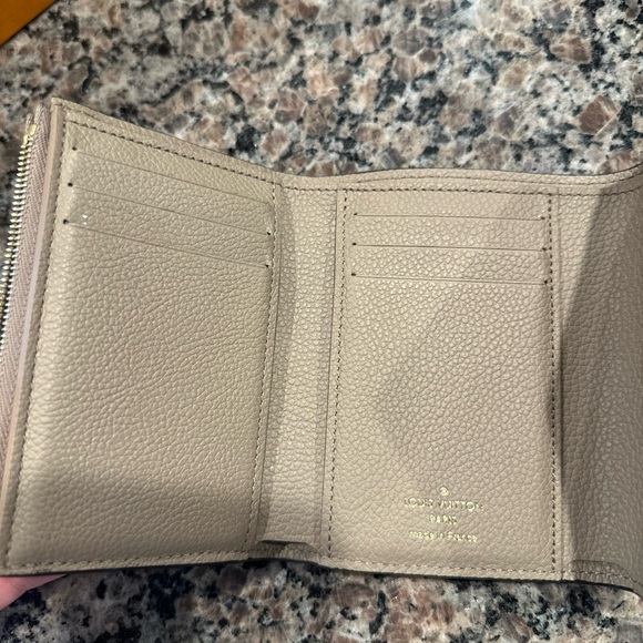 Louis Vuitton monogram empreinte leather victorine wallet - Picture 4 of 12